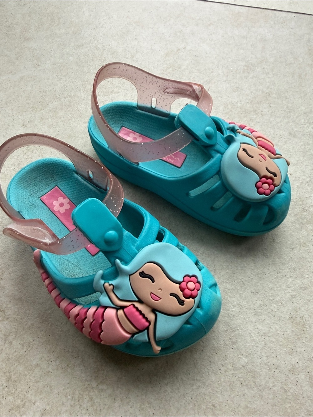 Ipanema Turquoise Kids Mermaid Water Shoes with Pink Straps size 7 toddler